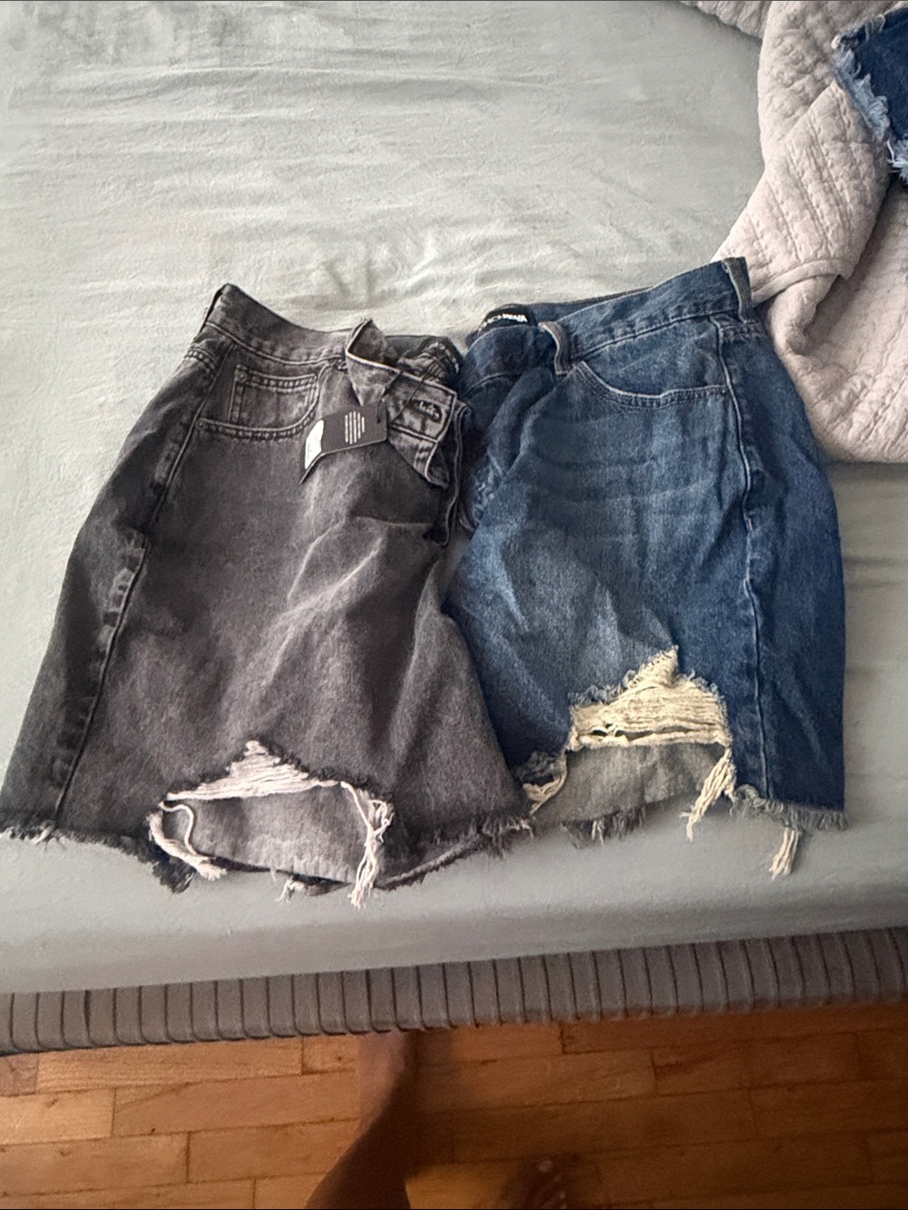 2 pair fashion nova Distressed Denim Women's Shorts - Blue and grey wash size 16